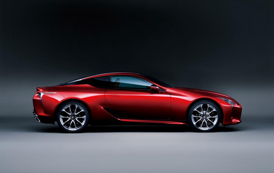  Lexus LC500 2017 года  (JP) (фото 11 из 40)